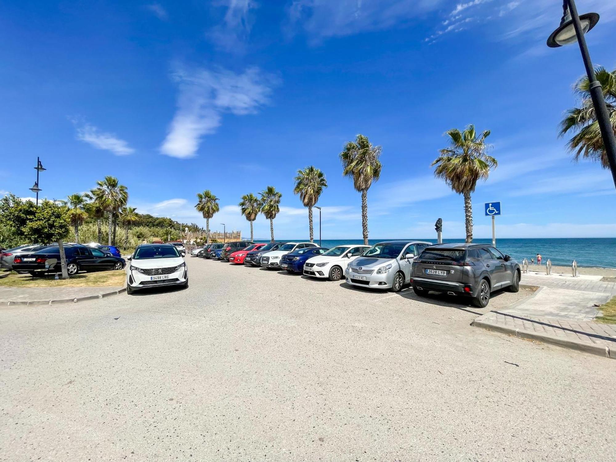 Modern Apartment With Terrace - 2 Min From The Beach Estepona Esterno foto